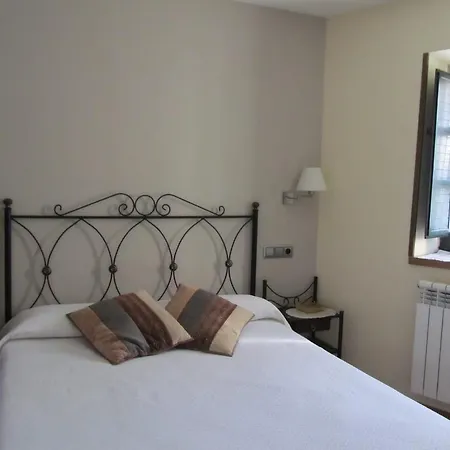 Rurales Casa Baltasar Апартаменты Монастерио-де-Эрмо